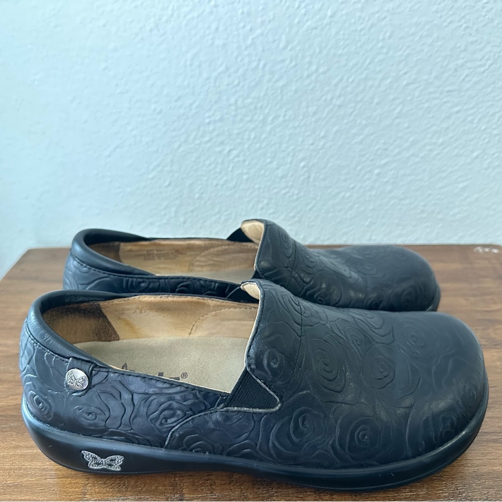 Alegria By PG Lite Women's Kel-541 Black Embossed Floral&Paisley Clogs Size 39